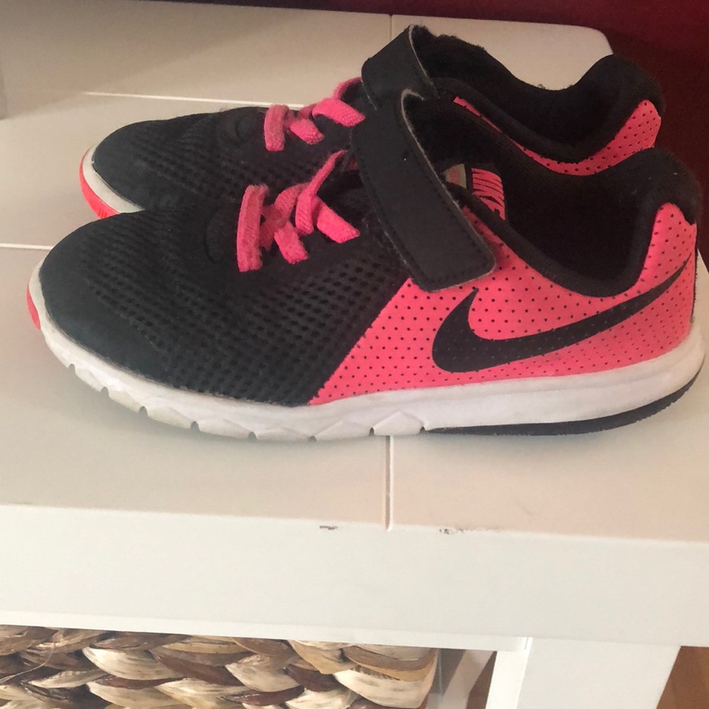 Nike flex experience runners girls shoes